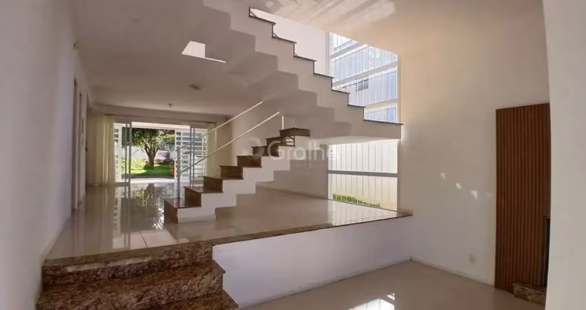 Casa Residencial de 4 dormitórios no Córrego Grande