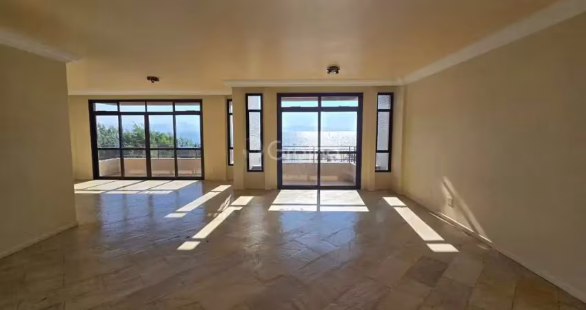 Apartamento de 218m² com 4 quartos sendo 2 suítes na beira-mar norte