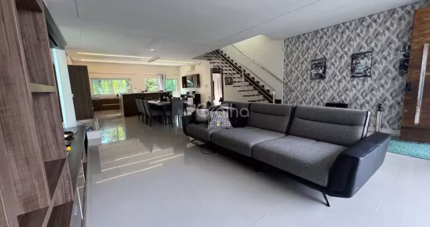 Casa de 550m² com 3 quartos sendo 2 suítes no itacorubi