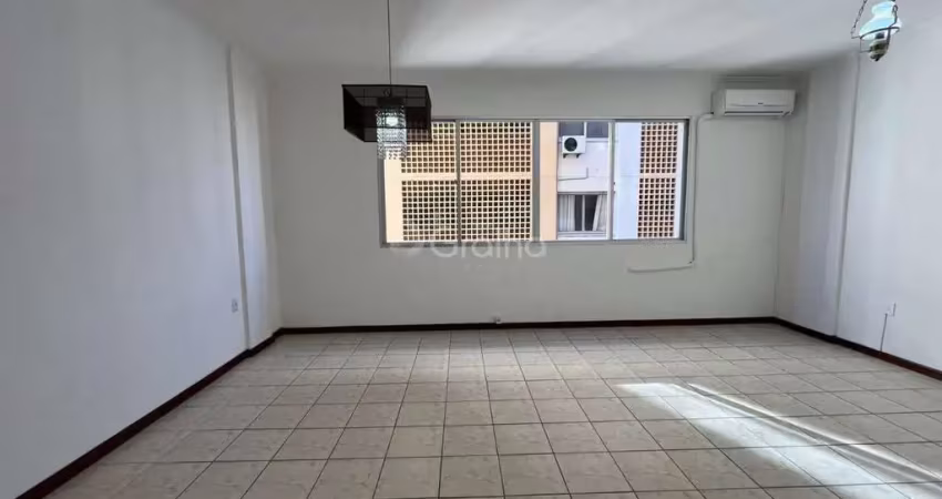 Apartamento de 3 quartos sendo 1 suíte, com ótima localização no centro de florianópolis