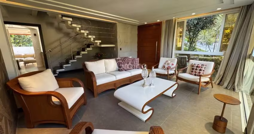 Casa residencial com 4 quartos sendo 3 suítes com 360,00m² em sambaqui, florianópolis.