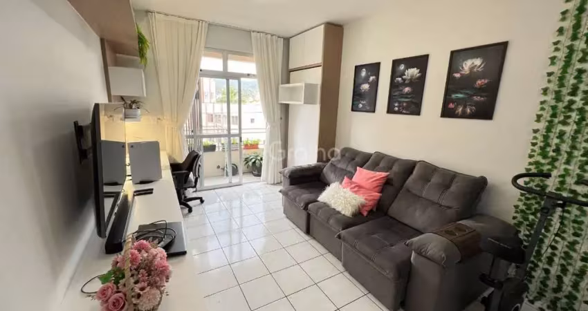 Apartamento com 2 quartos e 68m² privativos na trindade, florianópolis