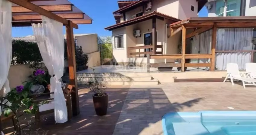 Casa com 3 quartos à venda na Rua das Macieiras, --, Pedra Branca, Palhoça