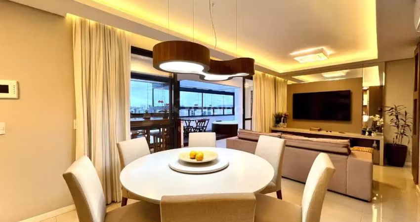 Cobertura de 141m² com 3 quartos sendo 1 suíte no kobrasol