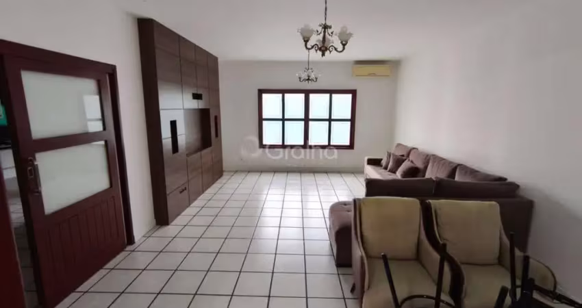 Casa residencial com 3 quartos e 64m² privativos no córrego grande, florianópolis