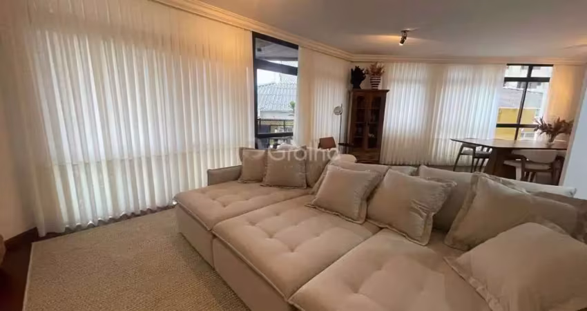Apartamento de 237m² com 4 quartos sendo 2 suítes no centro