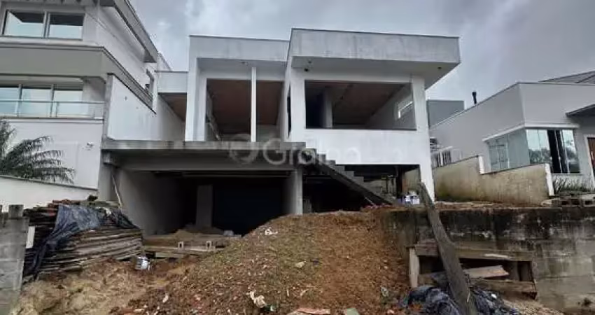 Casa de 270m² com 4 quartos sendo 2 suítes na cidade universitária