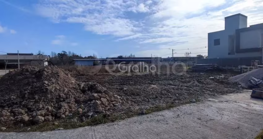 Casa residencial com 3 dormitorios sendo 1 suite com 129,81m² privativos, em