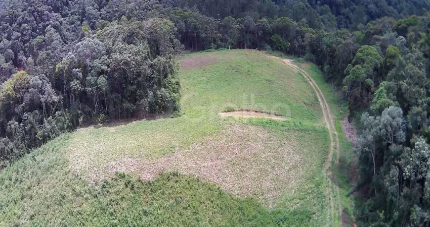 Terreno de 6.005,80m no condomínio berta vermohlen heinz