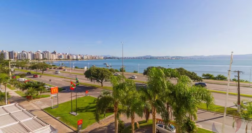 Apartamento de 4 dorms no bairro Beira Mar