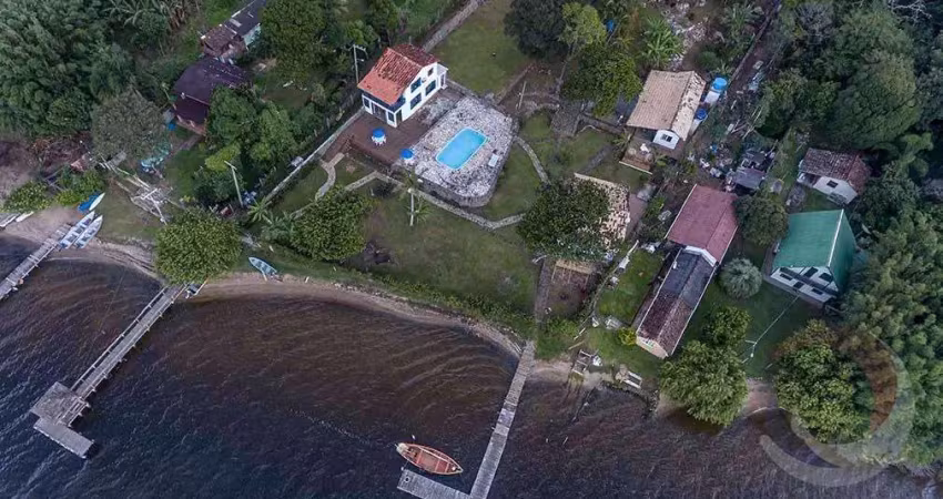 Casa Residencial de 3 dorms no bairro Lagoa Da Conceição