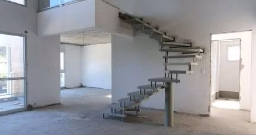 Duplex com 3 quartos sendo 3 suítes em Cacupé