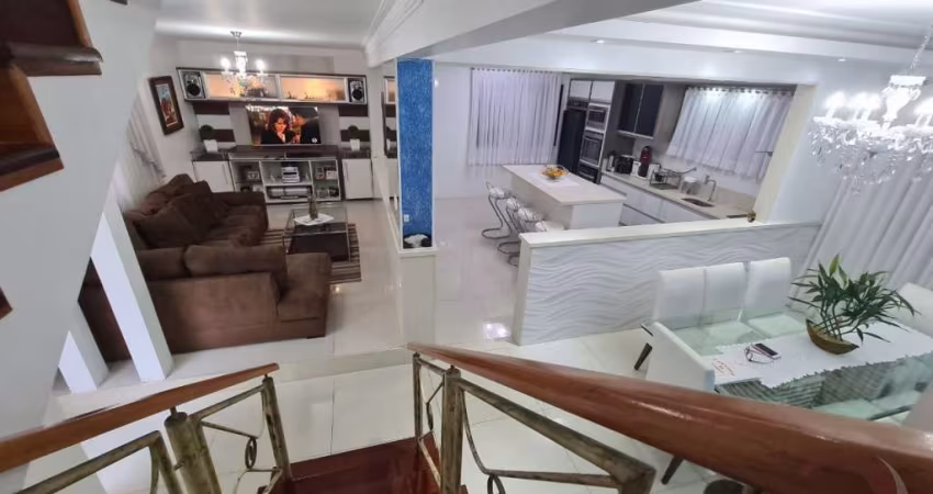 Casa Residencial de 3 dorms no bairro Campinas
