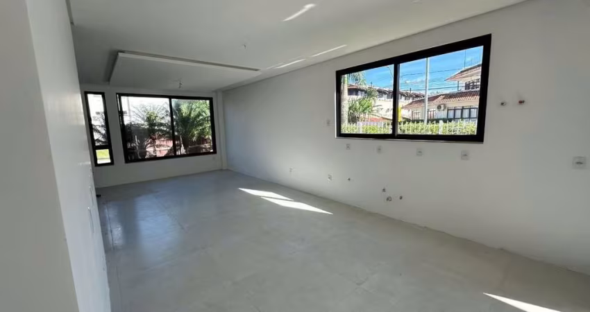 Casa Residencial de 4 dorms no bairro Cachoeira Do Bom Jesus