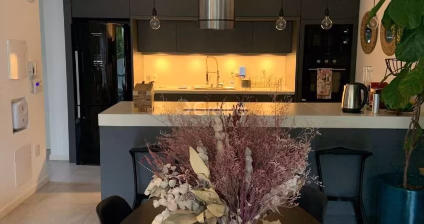 Casa residencial com 3 suítes e 207m² privativos no Córrego Grande, Florianópolis