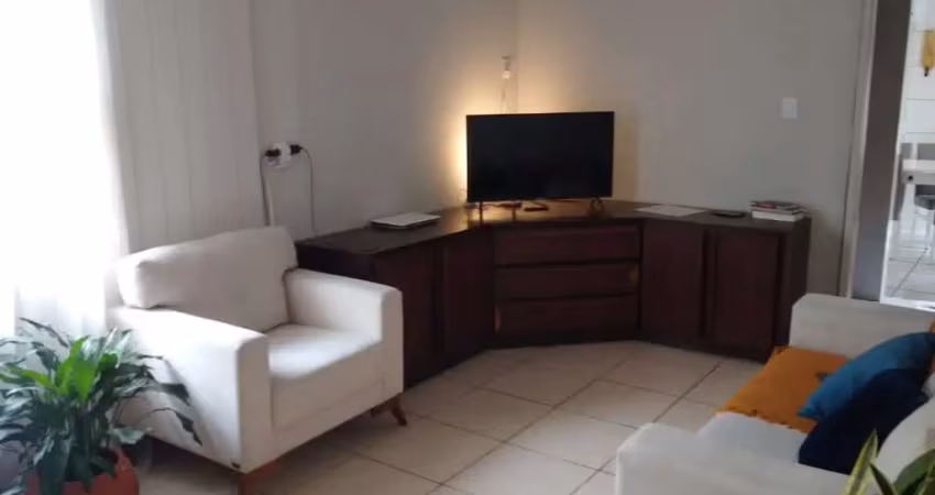 Casa Residencial de 3 dorms no bairro Estreito