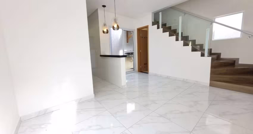 CASA - DIFERENCIADA - ÚNICA - CONDOMINIO