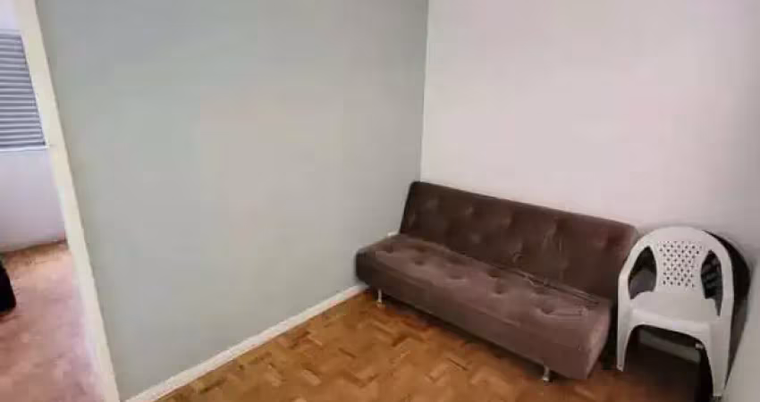Loucura, loucura. excelente apartamento no canto do forte, de 01 dormitório, sala, cozinha, e 01 vaga de garagem.