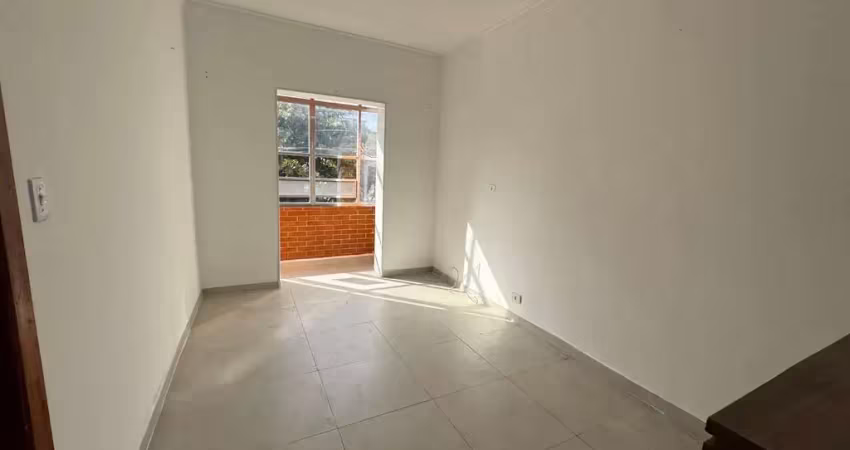 Loucura, loucura. excelente apartamento no centro do boqueirão de praia grande, todo reformado, de 01 dormitório.