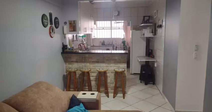 Loucura, loucura. excelente apartamento no canto do forte a 150 metros do mar, de 01 dormitório, mobiliado.