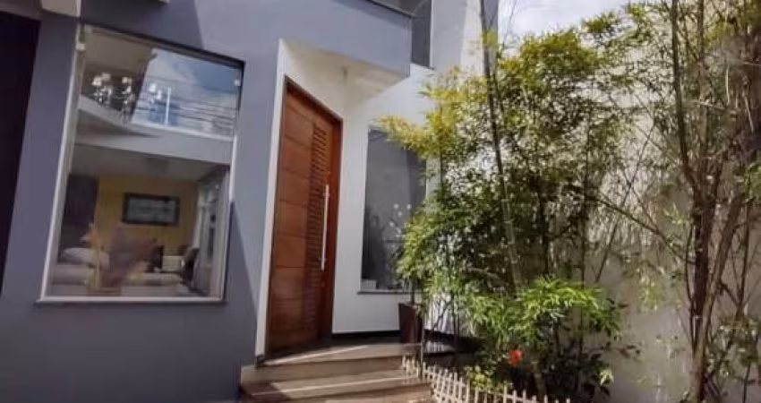 Sobrado Alto Padrão com 3 suítes ,  279m² e 4 vagas de garagem - Jardim Pedroso - Mauá/SP