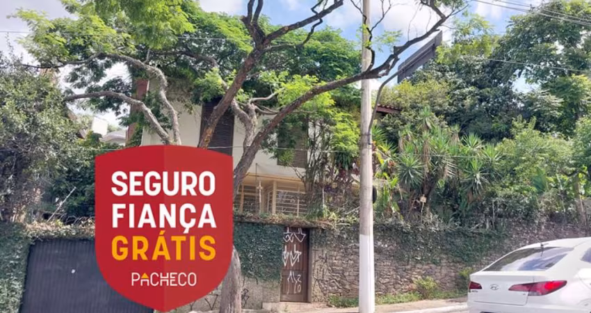 Casa com 4 quartos para alugar na Rua João Moura, --, Pinheiros, São Paulo