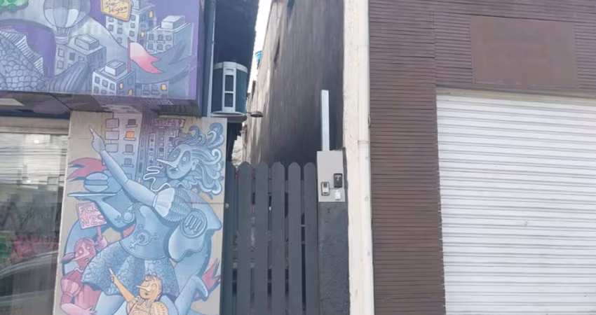 Casa com 2 quartos para alugar na Rua Fidalga, --, Vila Madalena, São Paulo