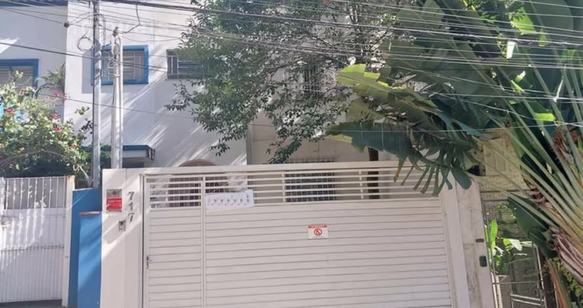 Casa com 3 quartos para alugar na Rua Alves Guimarães, --, Pinheiros, São Paulo