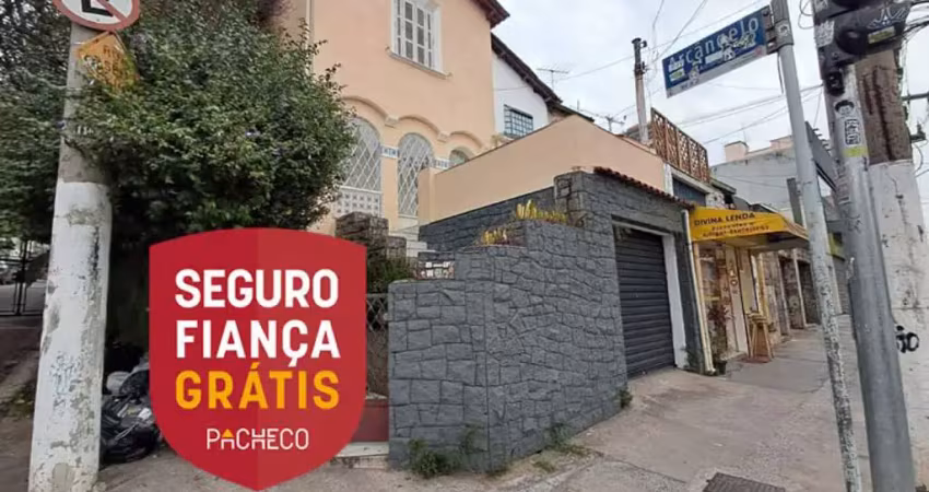 Casa com 3 quartos para alugar na Rua Turiassu, --, Perdizes, São Paulo