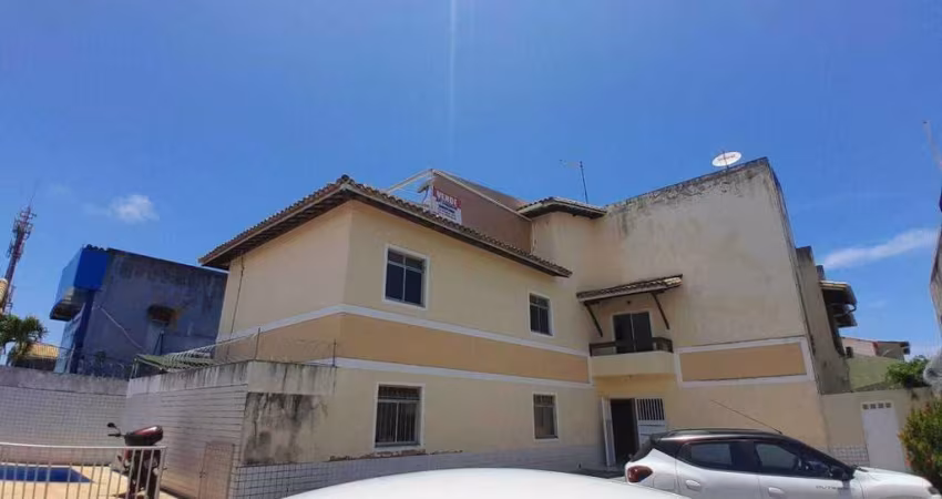 Apartamento 130m², 3/4, 1 Suíte, com Terraço privativo, 1 Vaga, 1° Andar, Escada, Stella Maris, Cond com piscina, ponto de referência Rede Mix. Excelente localização.