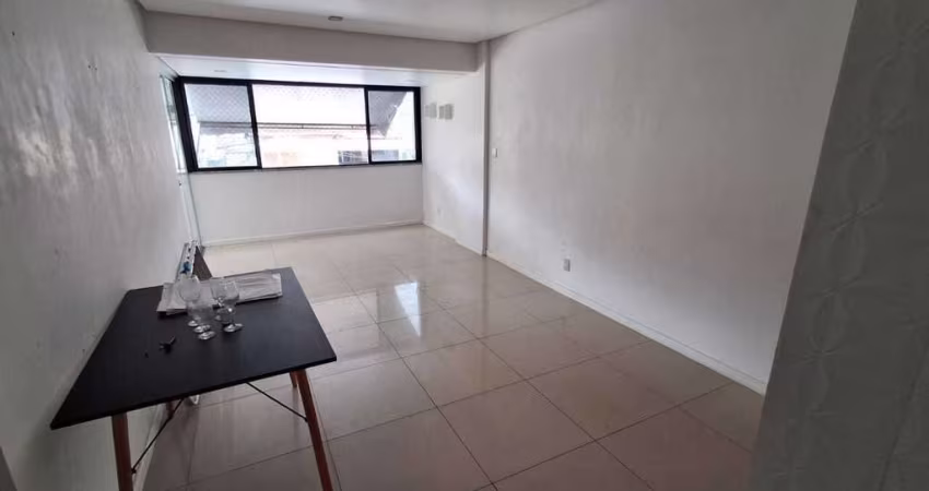 Apartamento com 3 Quartos e 3 Vagas de Garagem em Brotas – Salvador/BA
