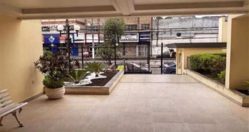 Apartamento bem localizado, semi mobiliado, vaga fixa e lazer!
