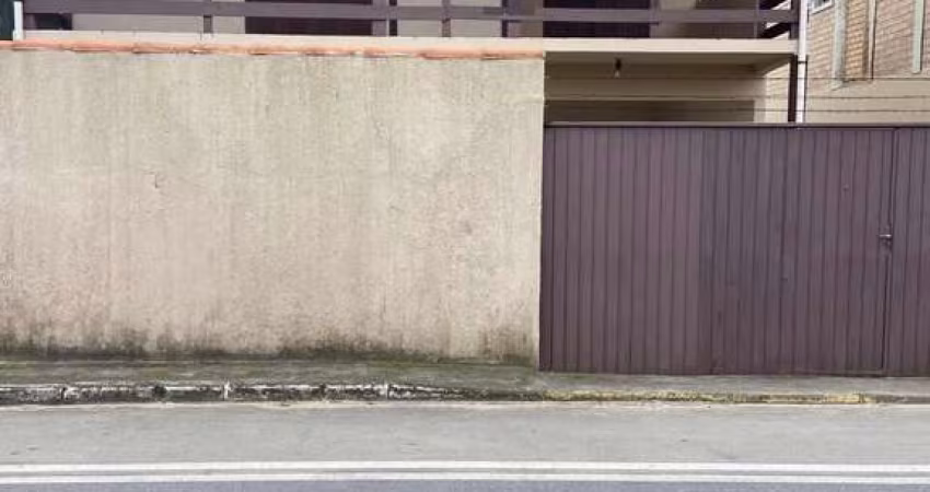Casa Residencial com possibilidade de Ponto Comercial