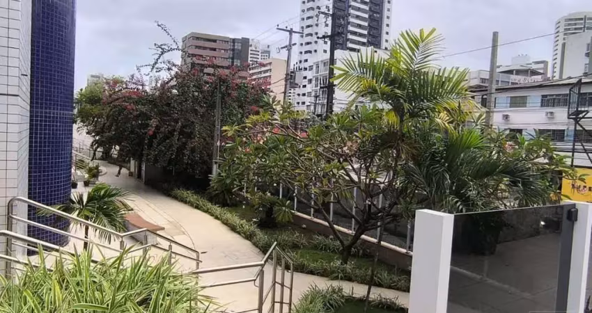 Apartamento duplex de cobertura, com 4 quartos, uma suíte, três varandas amplas