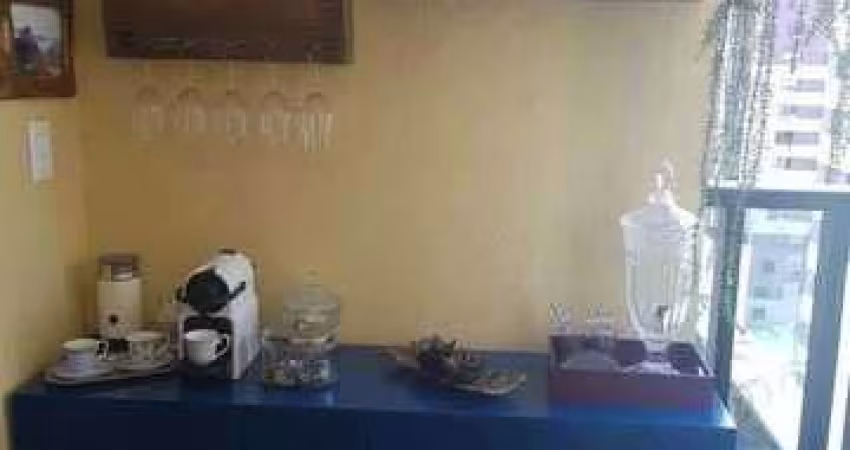 Vendo Lindo Apartamento com 81m2, nascente total, reformado, Varanda panorâmica, sala ampliada com 2/4, sendo 01 suíte, super localizado em condomínio com total infraestrutura  - Pituba- Salvador/BA.