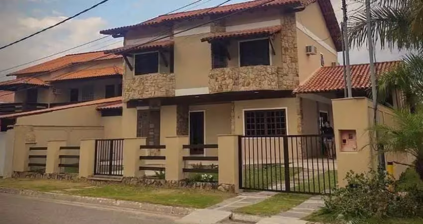 Casa a venda  (6 quartos) na areia da praia em garatucaia angra dos reis rj