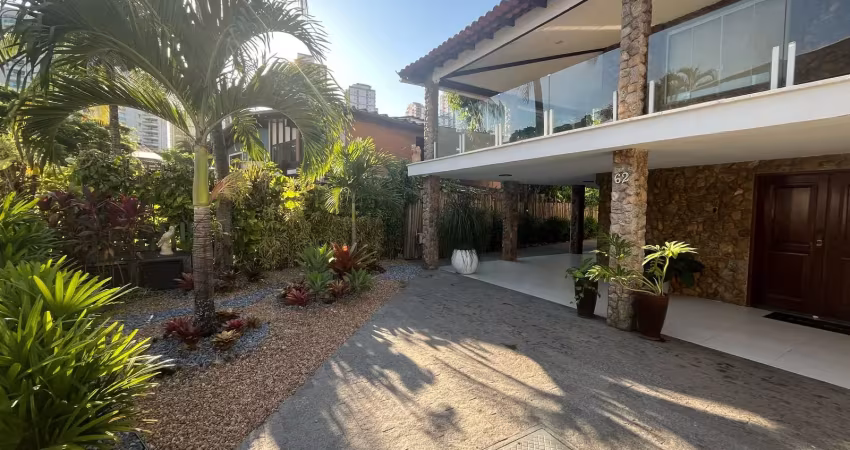 Casa em condomínio fechado com 4 quartos à venda na Barra da Tijuca, Rio de Janeiro 