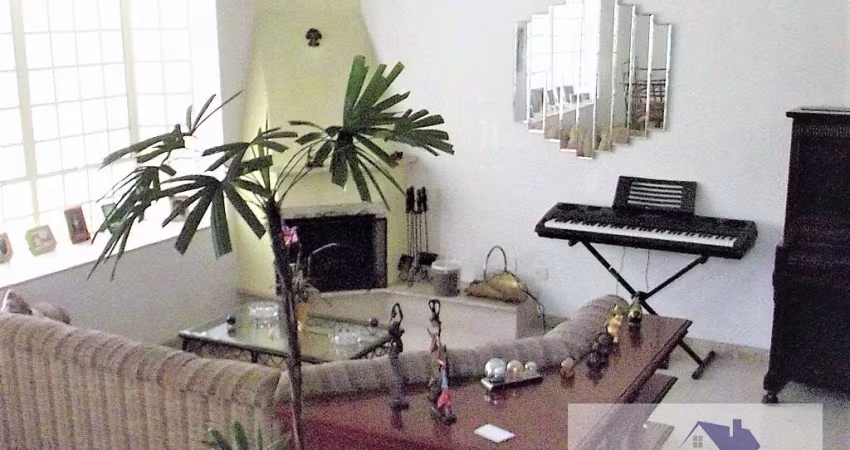 Sobrado na Super Quadra Morumbi com 4 dormitórios e 3 suítes por R$1.060.000 - Confira!