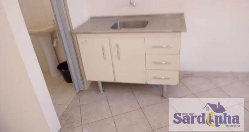 Sala Comercial na Vl. Sonia - SP: 25m², 1 Banheiro. Locação por R$900/mês