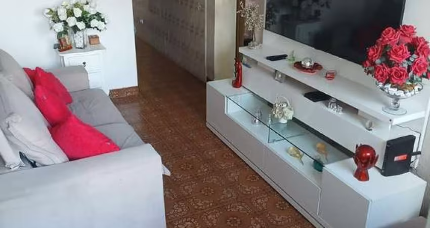 Casa à Venda em Capão Redondo: 2 Dorms, 95m² por R$550k