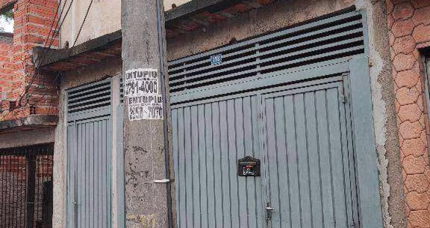 Casa renda com 4 no quintal