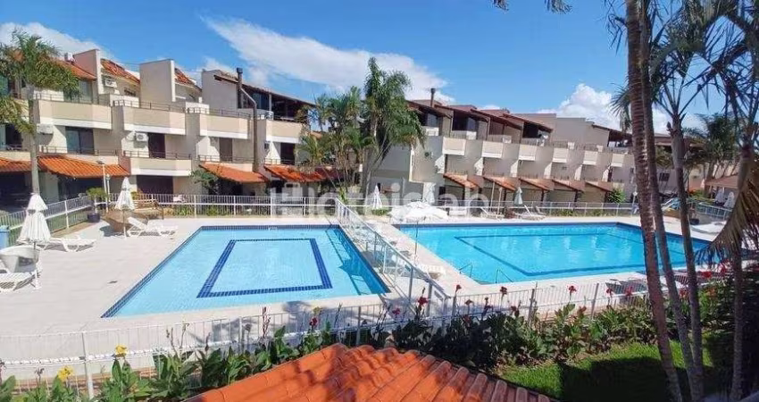 Lindo triplex com acesso à praia