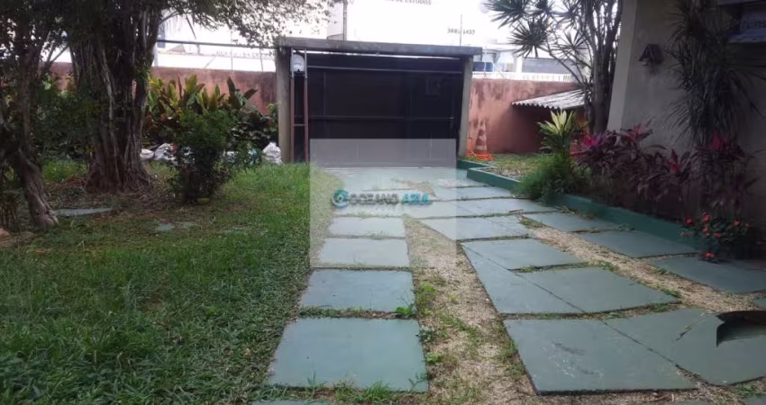 Sobrado em Centro  -  Caraguatatuba