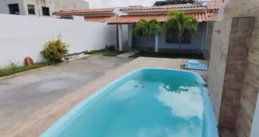 Casa 3/4 sendo 1 suíte. piscina. condomínio canto de arembepe. próximo ao rio e ao mar