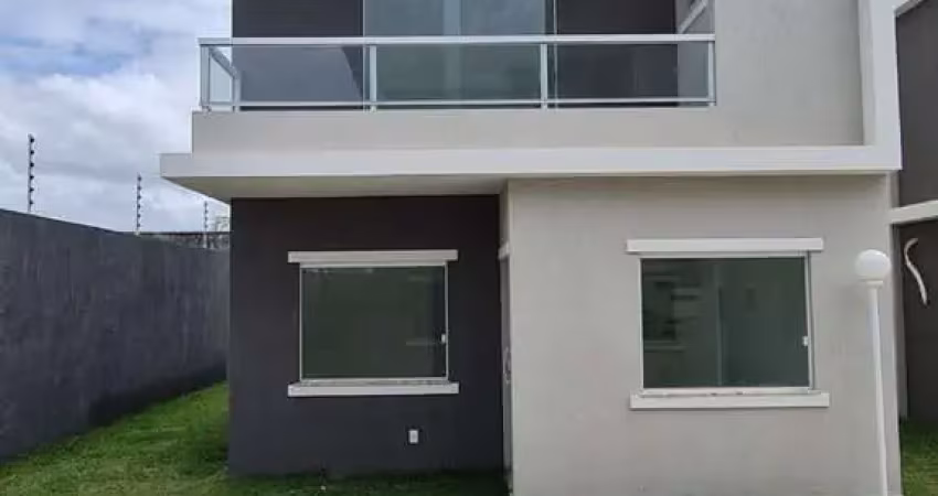 Casa novissíma composta  de 4/4, sendo 3 suítes. localizada no miragem em lauro de freitas.