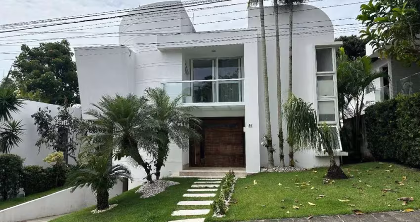 Esta magnífica residência foi projetada para oferecer conforto e sofisticação em cada detalhe.