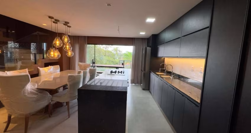 Casa com 4 suítes à venda, por R$ 1.990.000