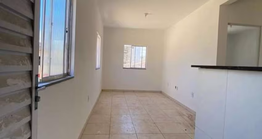 Casa nova e térrea no centro de Arembepe, a apenas 100 metros do mar!