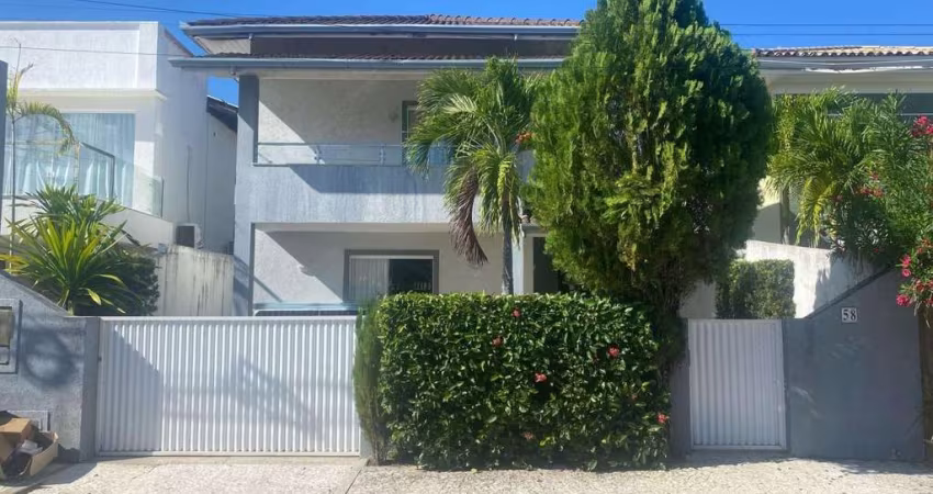 Casa 5/4. Condomínio Univillas. Espaço, Conforto e Sofisticação em um Só Lugar!