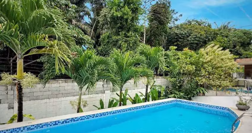 Casa em condomínio fechado com 4 quartos à venda na Rua das Primaveras, 5432, Alphaville II, Salvador